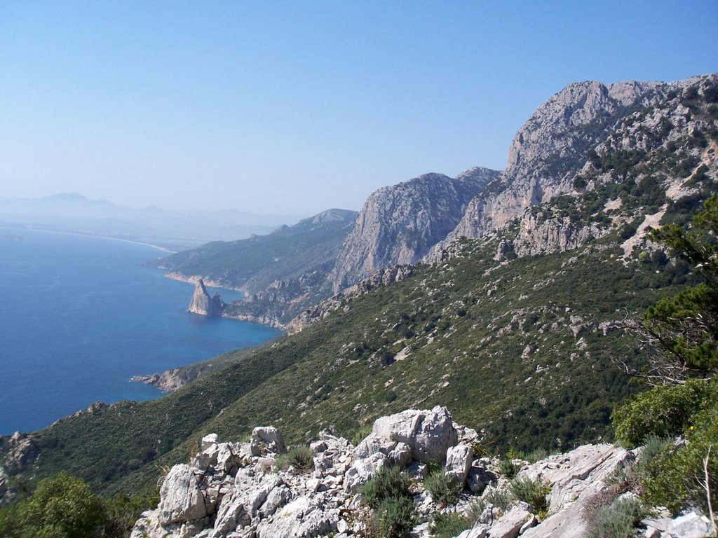 SARDEGNA, COSTA DI BAUNEI – TREKKING SELVAGGIO BLU